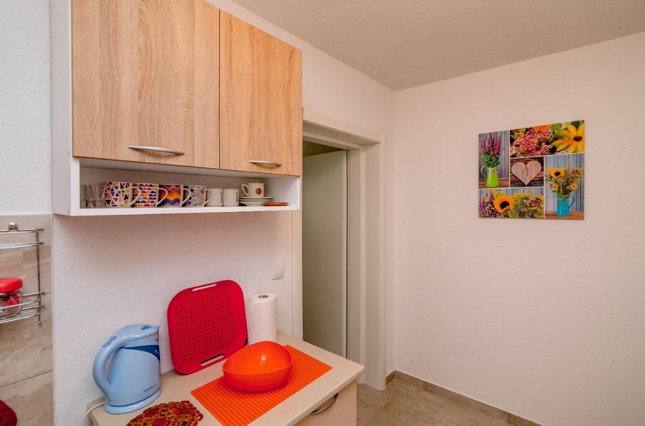 Apartments Mitrovic Luštica Exterior photo