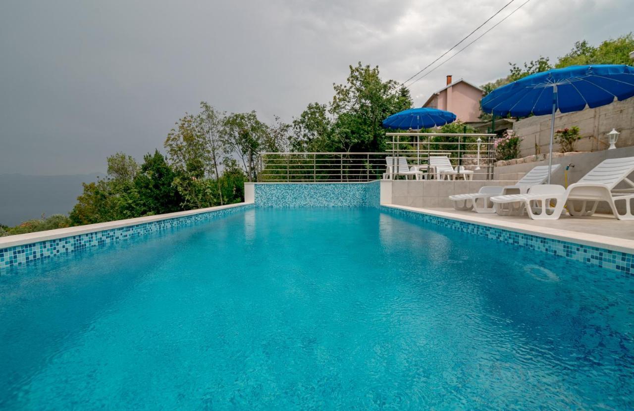 Apartments Mitrovic Luštica Exterior photo