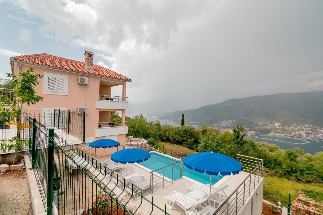 Apartments Mitrovic Luštica Exterior photo