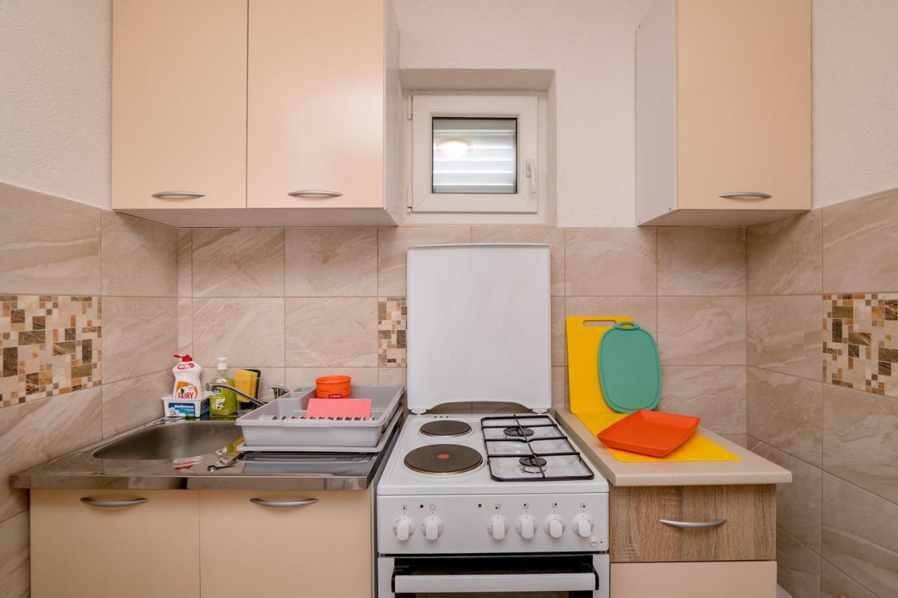 Apartments Mitrovic Luštica Exterior photo