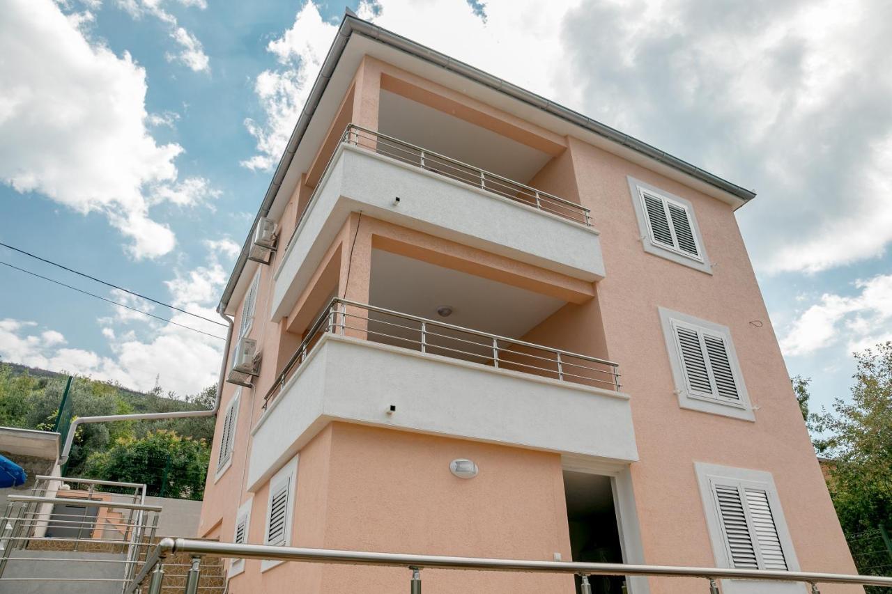 Apartments Mitrovic Luštica Exterior photo